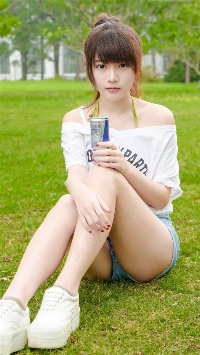 坤坤深入女生桃子里